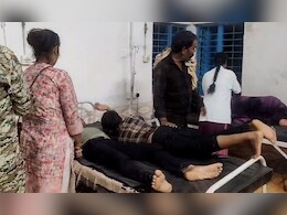 अष्टमी पर मंदिर से दर्शन कर लौट रहे श्रद्लुओं से भरी ट्रैक्टर-ट्रॉली पलटी, बुजुर्ग की मौत; 29 घायल अष्टमी पर मंदिर से दर्शन कर लौट रहे श्रद्लुओं से भरी ट्रैक्टर-ट्रॉली पलटी, बुजुर्ग की मौत; 29 घायल