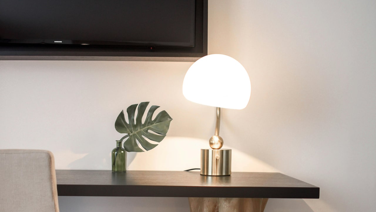 How can you upgrade your living room with the right lamp choices from Myngtra BFF Jackpot Deals