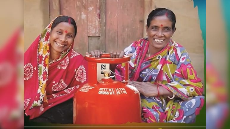 पीएम उज्ज्वला योजना: सरकार देगी 25 लाख नए LPG कनेक्शन, महिलाओं को मिलेगा बिना जमा राशि के सिलेंडर पीएम उज्ज्वला योजना: सरकार देगी 25 लाख नए LPG कनेक्शन, महिलाओं को मिलेगा बिना जमा राशि के सिलेंडर