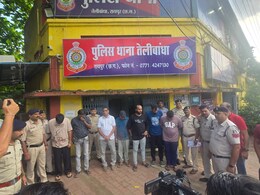 रायपुर में चल रही थी स्ट्रेन्जर पूल पार्टी की तैयारी, आयोजन से पहले ही पुलिस ने फेरा फानी, 7 गिरफ्तार रायपुर में चल रही थी स्ट्रेन्जर पूल पार्टी की तैयारी, आयोजन से पहले ही पुलिस ने फेरा फानी, 7 गिरफ्तार