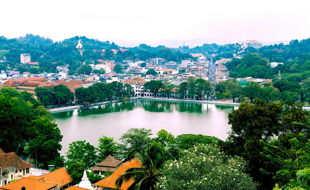 Sri Lanka has varied accommodation options. Sri Lanka has varied accommodation options.