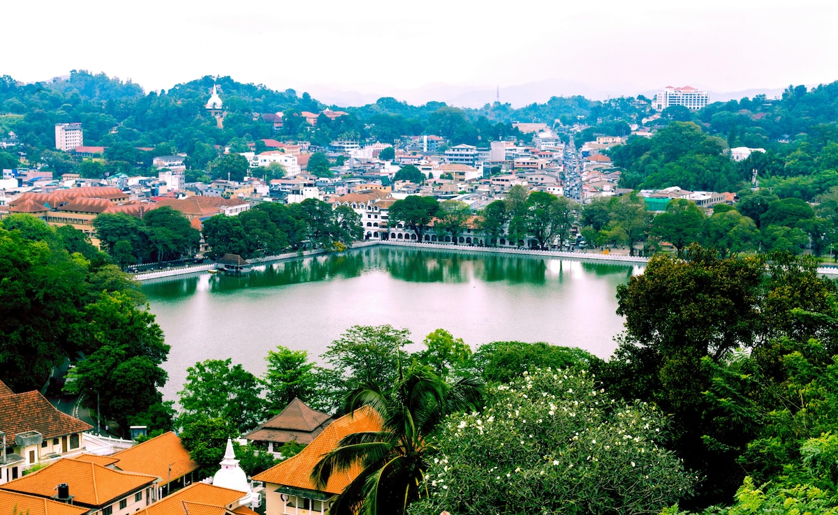 Sri Lanka has varied accommodation options. Sri Lanka has varied accommodation options.