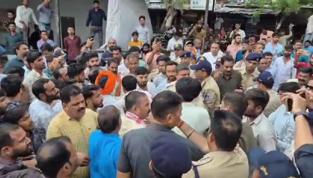 सीहोर में राहुल गांधी का भाजपा ने किया विरोध सीहोर में राहुल गांधी का भाजपा ने किया विरोध