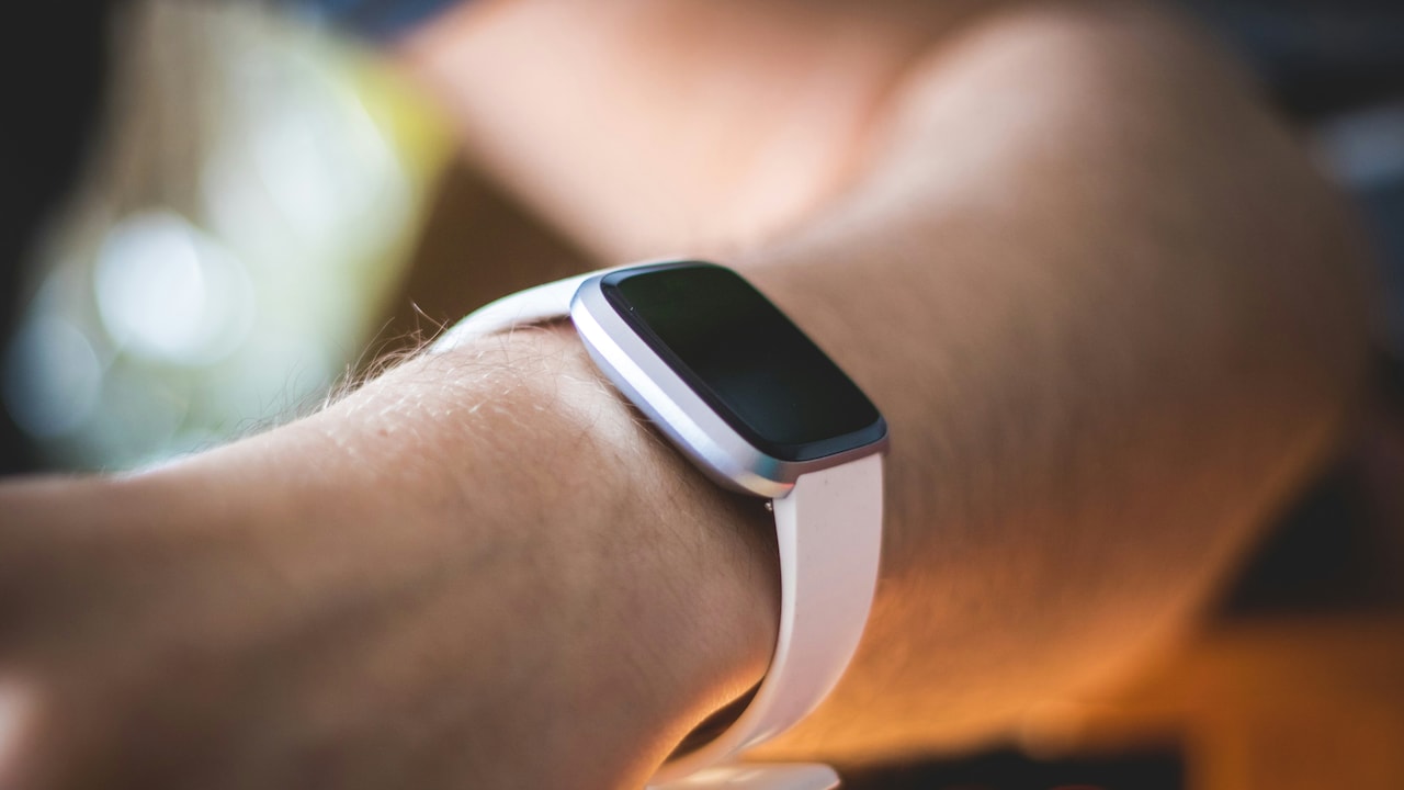 Stay Ahead With Smart Wearables: Samsung, Gabit, Noise And More