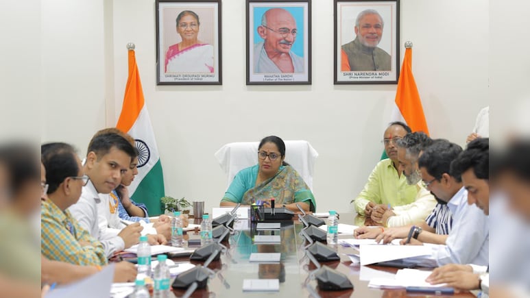 AAP's 'Phulera' Question To Delhi Chief Minister, BJP's Sunita Kejriwal Reply