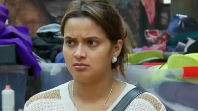 बिग बॉस-19: फरहाना भट्ट ने भोजपुरी सेंसेशन नीलम गिरी को कहा 'दो कौड़ी की औरत', कुनिका का भी माथा ठनका बिग बॉस-19: फरहाना भट्ट ने भोजपुरी सेंसेशन नीलम गिरी को कहा 'दो कौड़ी की औरत', कुनिका का भी माथा ठनका