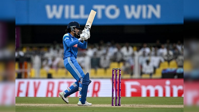 India vs Pakistan: स्मृति मंधाना वनडे में वर्ल्ड रिकॉर्ड बनाने के करीब, ऐसा करते ही रच देंगी इतिहास India vs Pakistan: स्मृति मंधाना वनडे में वर्ल्ड रिकॉर्ड बनाने के करीब, ऐसा करते ही रच देंगी इतिहास