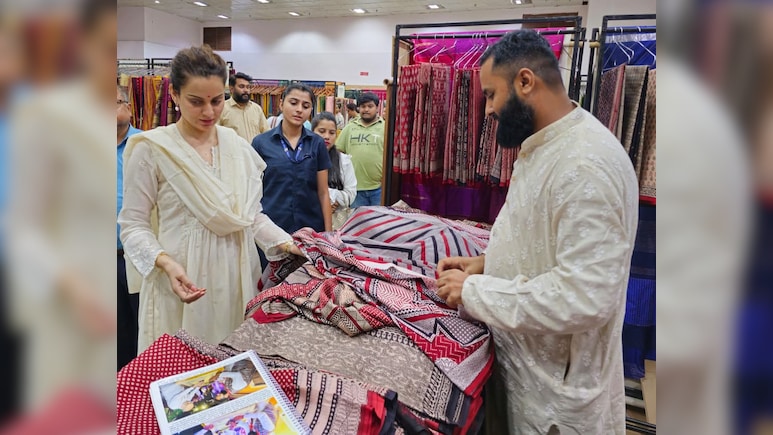 ‘साड़ीज़ ऑफ़ इंडिया’ में दिखी धार की शान, कंगना रनौत ने बाग प्रिंट को बताया अनमोल धरोहर 