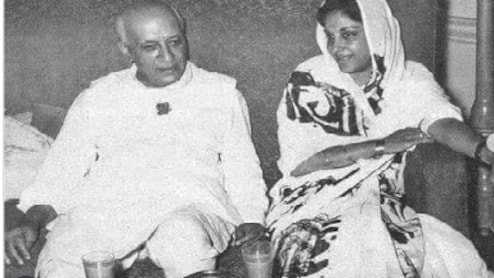 1962 के भारत-चीन युद्ध के बाद जवाहरलाल नेहरू से मिले थे सुनील दत्त-नरगिस, पुरानी फोटो वायरल