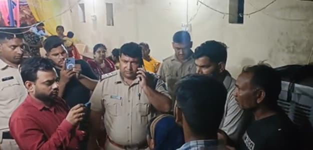 MP में धर्मांतरण के बड़े खेल का भंडाफोड़; पुलिस ने पांच आरोपियों को हिरासत में लिया MP में धर्मांतरण के बड़े खेल का भंडाफोड़; पुलिस ने पांच आरोपियों को हिरासत में लिया