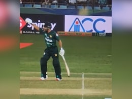 Watch: Pakistan Star Takes Second Run Without Completing First, Commentators In Splits Watch: Pakistan Star Takes Second Run Without Completing First, Commentators In Splits
