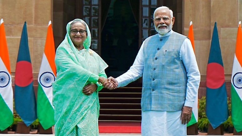 Asaduddin Owaisi's "Sister From Bangladesh" Reply To PM's Infiltrators Jibe Asaduddin Owaisi's "Sister From Bangladesh" Reply To PM's Infiltrators Jibe