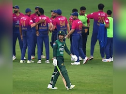PAK vs UAE: मैदान के बाहर आईसीसी, तो मैदान पर इस 'भारतीय' ने निकाल दी पाकिस्तान की अकड़ PAK vs UAE: मैदान के बाहर आईसीसी, तो मैदान पर इस 'भारतीय' ने निकाल दी पाकिस्तान की अकड़