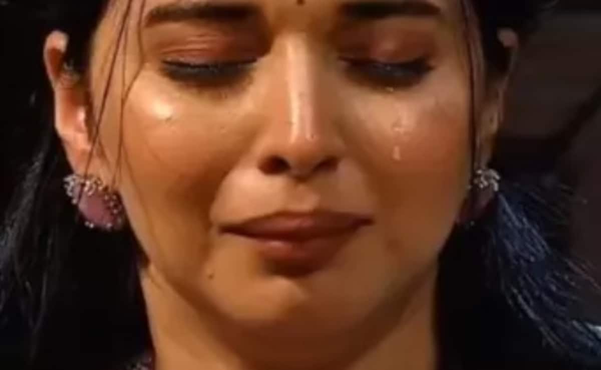 बिग बॉस 19 : तान्या मित्तल को जीशान कादरी ने सुनाई खरी-खरी, फूट-फूट कर रो पड़ी वो