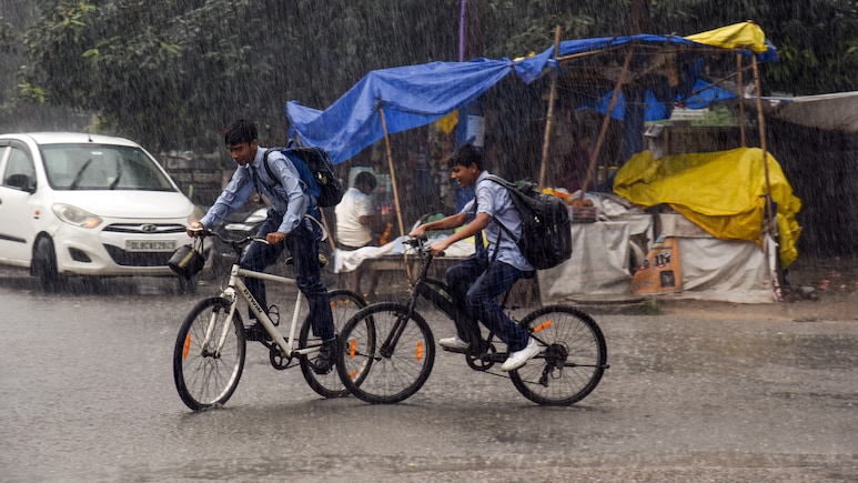 Delhi NCR Schools Closed :बारिश के चलते नोएडा और गाजियाबाद में 3 तारीख को स्कूल बंद