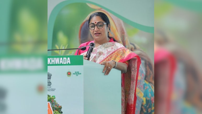 सुप्रीम कोर्ट से दिवाली पर ग्रीन पटाखे चलाने की अनुमति की मांग करेगी सरकार: रेखा गुप्ता सुप्रीम कोर्ट से दिवाली पर ग्रीन पटाखे चलाने की अनुमति की मांग करेगी सरकार: रेखा गुप्ता