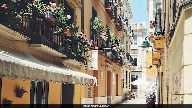 Watch: US Man Reveals Why He Loves European Summers, Shares Video From Spain Watch: US Man Reveals Why He Loves European Summers, Shares Video From Spain