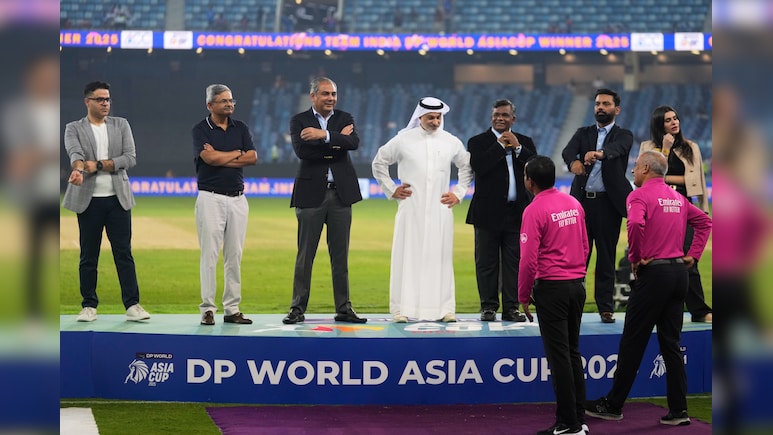 IND vs PAK: "उनके कई चेले वहां..." ट्रॉफी विवाद पर पूर्व पाकिस्तानी दिग्गज ने पीसीबी अध्यक्ष मोहसिन नकवी को लताड़ा