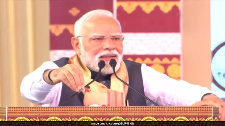 "Congress Backs Pakistan-Groomed Terrorists, Anti-National Forces, Not Indian Army": PM Modi "Congress Backs Pakistan-Groomed Terrorists, Anti-National Forces, Not Indian Army": PM Modi
