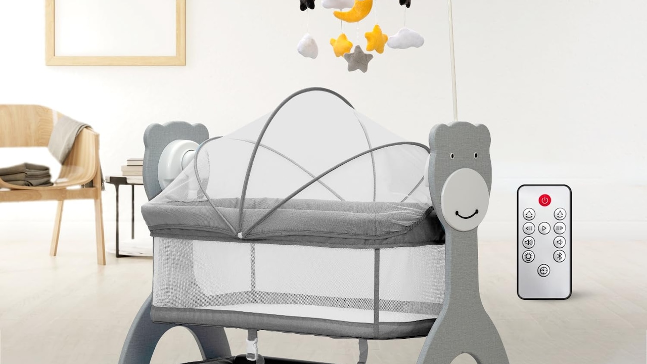 Foldable vs Wooden Cradles for Baby: Which One Is Actually Safer?