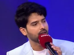 Armaan Malik At NDTV Yuva 2025: "<i>Mujhe Ye Surname Khatakta Tha</i>" Armaan Malik At NDTV Yuva 2025: "<i>Mujhe Ye Surname Khatakta Tha</i>"