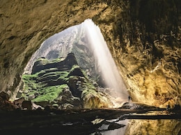 This Vietnamese Cave Is So Big It Has Clouds, Rain And A Jungle Inside This Vietnamese Cave Is So Big It Has Clouds, Rain And A Jungle Inside