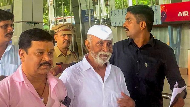 Arun Gawli: सत्तेला गवळीने बुलेटप्रूफ जॅकेट बनवले, ज्याला टायरमध्ये टाकला त्यालाच सलाम ठोकावा लागला Arun Gawli: सत्तेला गवळीने बुलेटप्रूफ जॅकेट बनवले, ज्याला टायरमध्ये टाकला त्यालाच सलाम ठोकावा लागला
