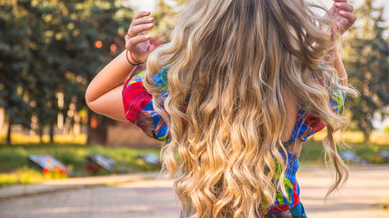 Get to know which gives more natural hair, wig clip vs hair extensions