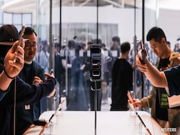 Apple's iPhone 17 Launch Draws Hundreds In Long Queue At Beijing Store Apple's iPhone 17 Launch Draws Hundreds In Long Queue At Beijing Store