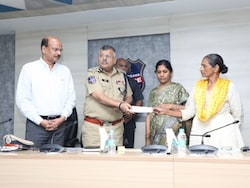 Maoist Leader Kishenji&#039;s Wife, Carrying Rs 1 Crore Reward, Surrenders In Telangana