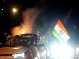 आम लोगों से सेना के जवानों तक... देखिए कैसे मना एशिया कप में पाकिस्तान को हराने का जश्न, देखें वीडियो आम लोगों से सेना के जवानों तक... देखिए कैसे मना एशिया कप में पाकिस्तान को हराने का जश्न, देखें वीडियो
