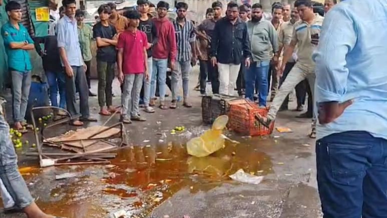 Kalyan News: कारवाईचा केवळ फार्स! कल्याण स्टेशन परिसरात कोल्ड्रिंग विक्रेत्यांचा सगळ्यांनाच त्रास