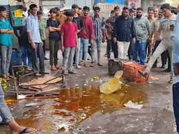 Kalyan News: कारवाईचा केवळ फार्स! कल्याण स्टेशन परिसरात कोल्ड्रिंग विक्रेत्यांचा सगळ्यांनाच त्रास Kalyan News: कारवाईचा केवळ फार्स! कल्याण स्टेशन परिसरात कोल्ड्रिंग विक्रेत्यांचा सगळ्यांनाच त्रास