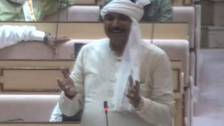 Rajasthan politics: विधानसभा में सरकार पर बरसे टीकाराम जूली: बोले- मुख्यमंत्री और मंत्री "उड़न खटोला" पर, किसानों की सुध नहीं Rajasthan politics: विधानसभा में सरकार पर बरसे टीकाराम जूली: बोले- मुख्यमंत्री और मंत्री "उड़न खटोला" पर, किसानों की सुध नहीं