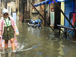 Rain, Thunderstorms Predicted In Kolkata In Run Up To Durga Puja Rain, Thunderstorms Predicted In Kolkata In Run Up To Durga Puja