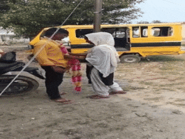 चाची का आया भतीजे पर दिल, जिद पर ऐसी अड़ी कि मांग में भरवा लिया सिंदूर चाची का आया भतीजे पर दिल, जिद पर ऐसी अड़ी कि मांग में भरवा लिया सिंदूर