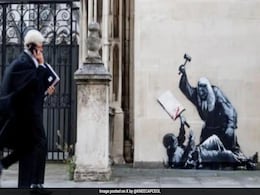 New Banksy Artwork Challenges UK's Protest Crackdown New Banksy Artwork Challenges UK's Protest Crackdown