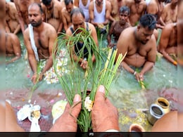 Pitru Paksha 2025: पितृपक्ष में आज प्रतिपदा का किया जाएगा श्राद्ध, जानें पितरों को कब और कैसे जल देने से मिलेगा आशीर्वाद Pitru Paksha 2025: पितृपक्ष में आज प्रतिपदा का किया जाएगा श्राद्ध, जानें पितरों को कब और कैसे जल देने से मिलेगा आशीर्वाद