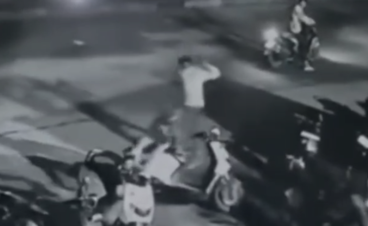 Video: Man Attacks Zepto Delivery Rider With Machete In Bengaluru