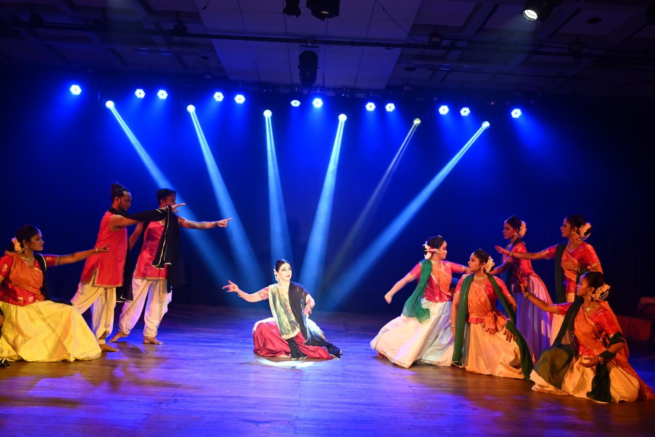 Badal Raag Samaroh: प्रसिद्ध शास्त्रीय नृत्यांगना डॉ. यास्मीन सिंह और डांस ग्रुप की प्रस्तुति Badal Raag Samaroh: प्रसिद्ध शास्त्रीय नृत्यांगना डॉ. यास्मीन सिंह और डांस ग्रुप की प्रस्तुति