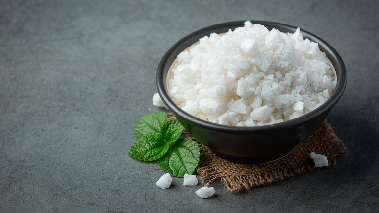 Is Camphor Good For Brain Health? Benefits And Risks Explained