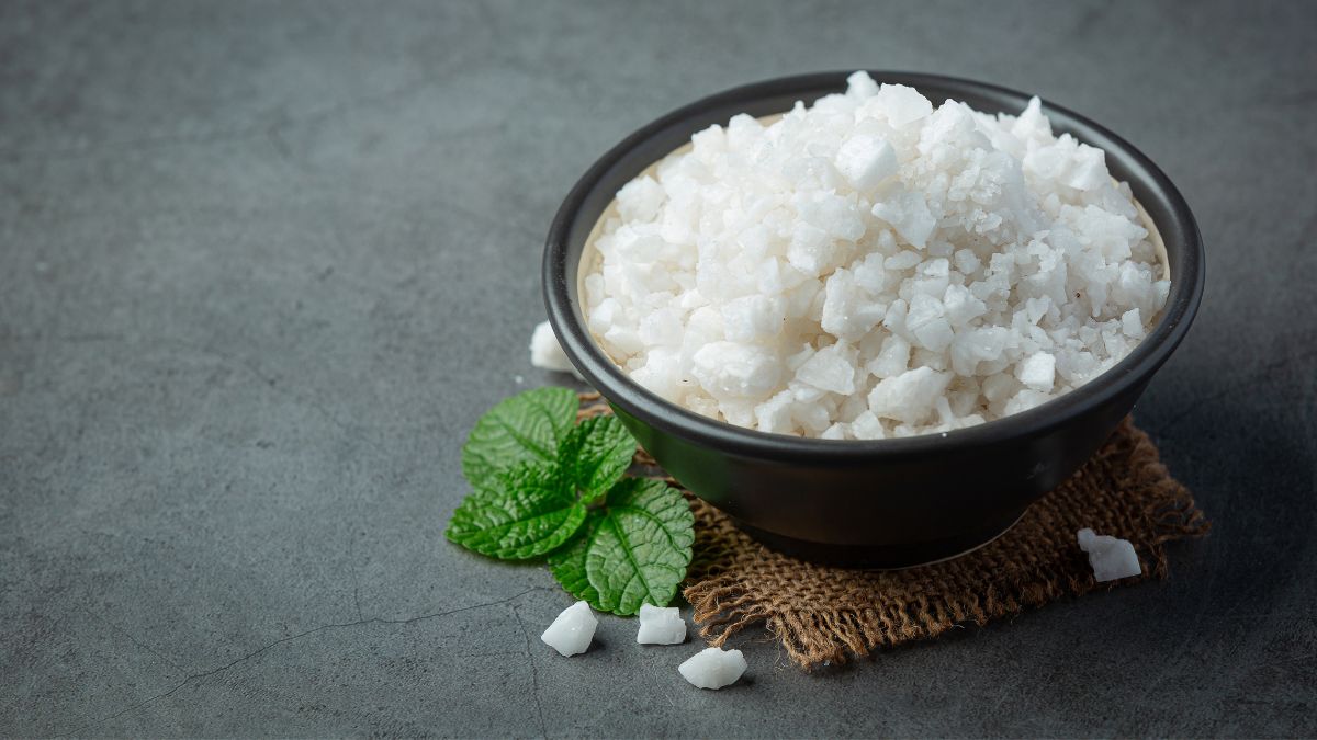 Is Camphor Good For Brain Health? Benefits And Risks Explained