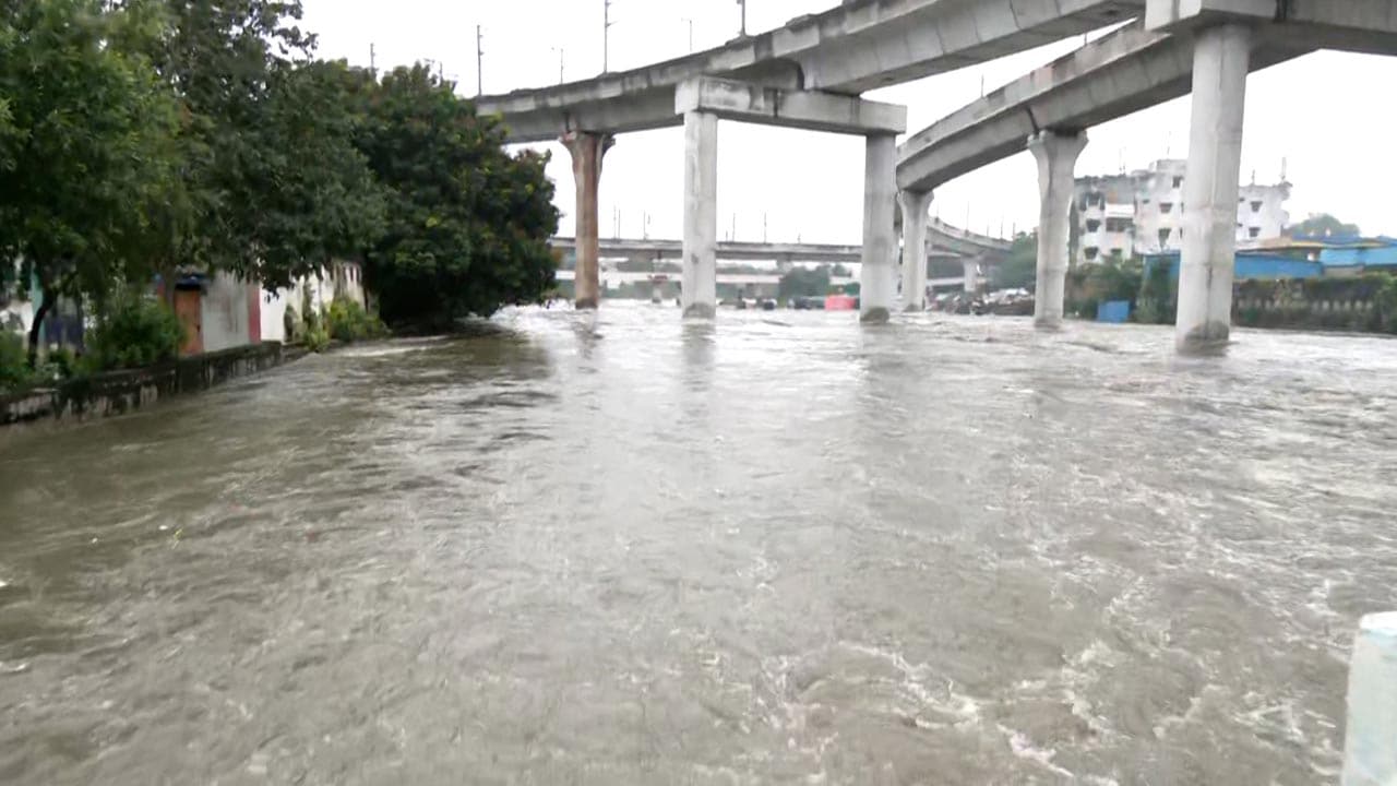 Video: Hyderabad's Key IT Corridors Waterlogged After Heavy Rain: NDTV Ground Report