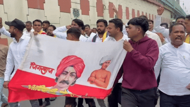 मुंबई पहुंचा हजारों आदिवासियों का पैदल मार्च, मंत्रालय के सामने रखेगा सरकारी नौकरियों समेत ये 19 मांगें