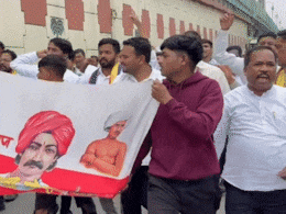 मुंबई पहुंचा हजारों आदिवासियों का पैदल मार्च, मंत्रालय के सामने रखेगा सरकारी नौकरियों समेत ये 19 मांगें मुंबई पहुंचा हजारों आदिवासियों का पैदल मार्च, मंत्रालय के सामने रखेगा सरकारी नौकरियों समेत ये 19 मांगें