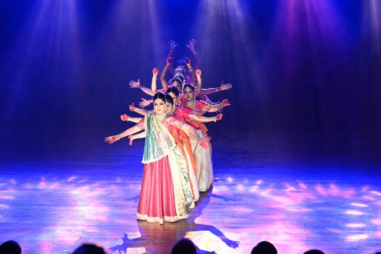 Badal Raag Samaroh: प्रसिद्ध कथक नृत्यांगना डॉ. यास्मीन सिंह और डांस ग्रुप की प्रस्तुति Badal Raag Samaroh: प्रसिद्ध कथक नृत्यांगना डॉ. यास्मीन सिंह और डांस ग्रुप की प्रस्तुति