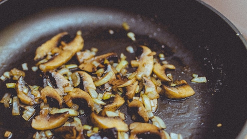 Non-Stick Pans Are Not The Enemy, You Just Need To Use Them Carefully