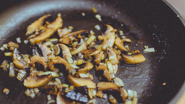 Non-Stick Pans Are Not The Enemy, You Just Need To Use Them Carefully