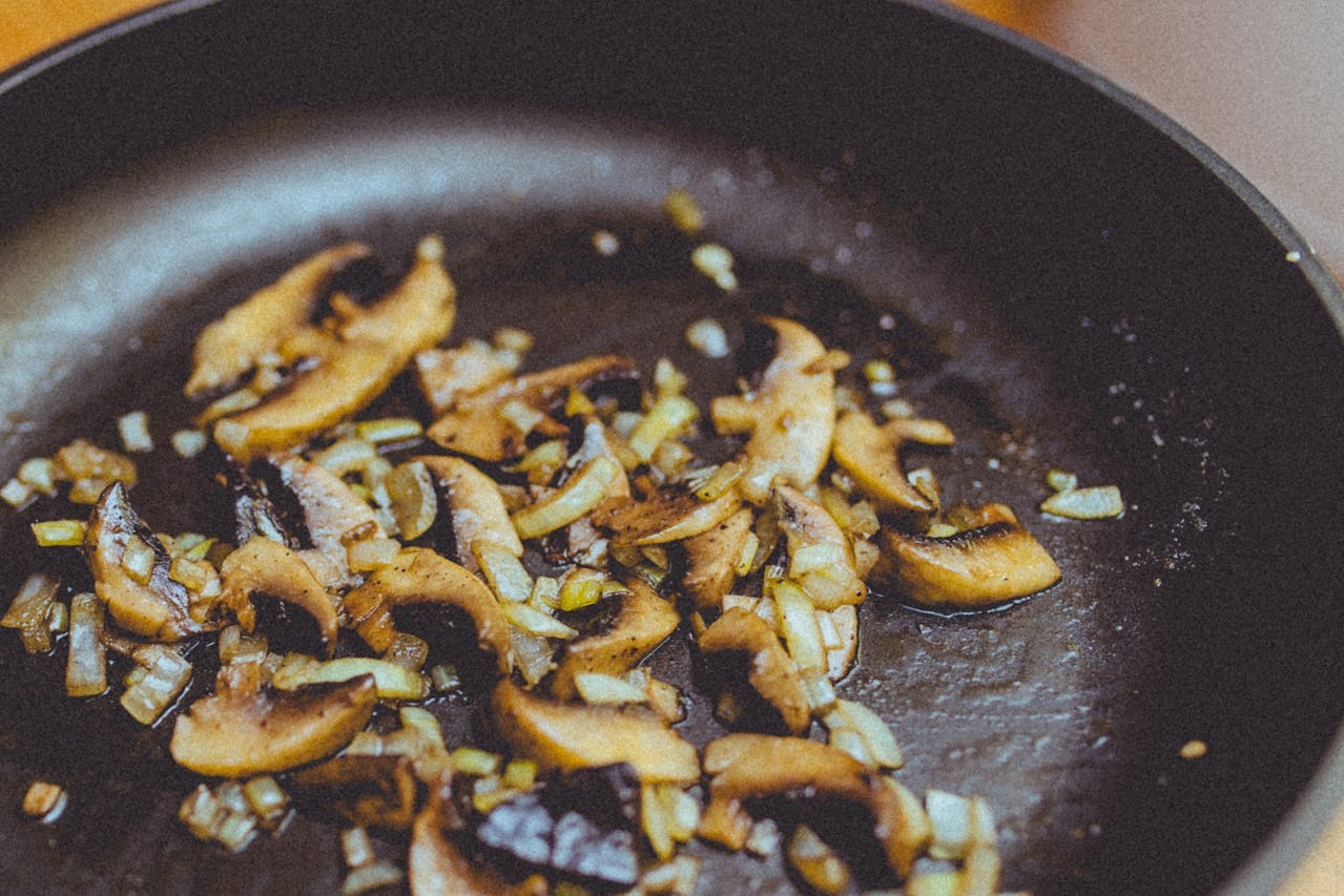 Non-Stick Pans Are Not The Enemy, You Just Need To Use Them Carefully