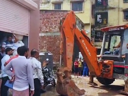 Vasai-Virar : वसई-विरारमध्ये अवैध बांधकाम माफियाची दहशत; तोडक कारवाई रोखली, मनपा कर्मचारी 3 तास ताटकळत उभे  Vasai-Virar : वसई-विरारमध्ये अवैध बांधकाम माफियाची दहशत; तोडक कारवाई रोखली, मनपा कर्मचारी 3 तास ताटकळत उभे